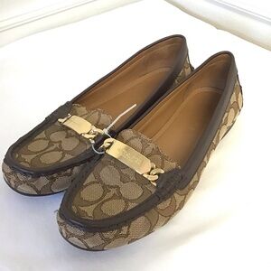 Classic Coach Women's Brown Loafers 7.5 M shoes excellent used condition
